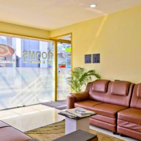 Kenz Residency Hotel Kochi Ngoại thất bức ảnh