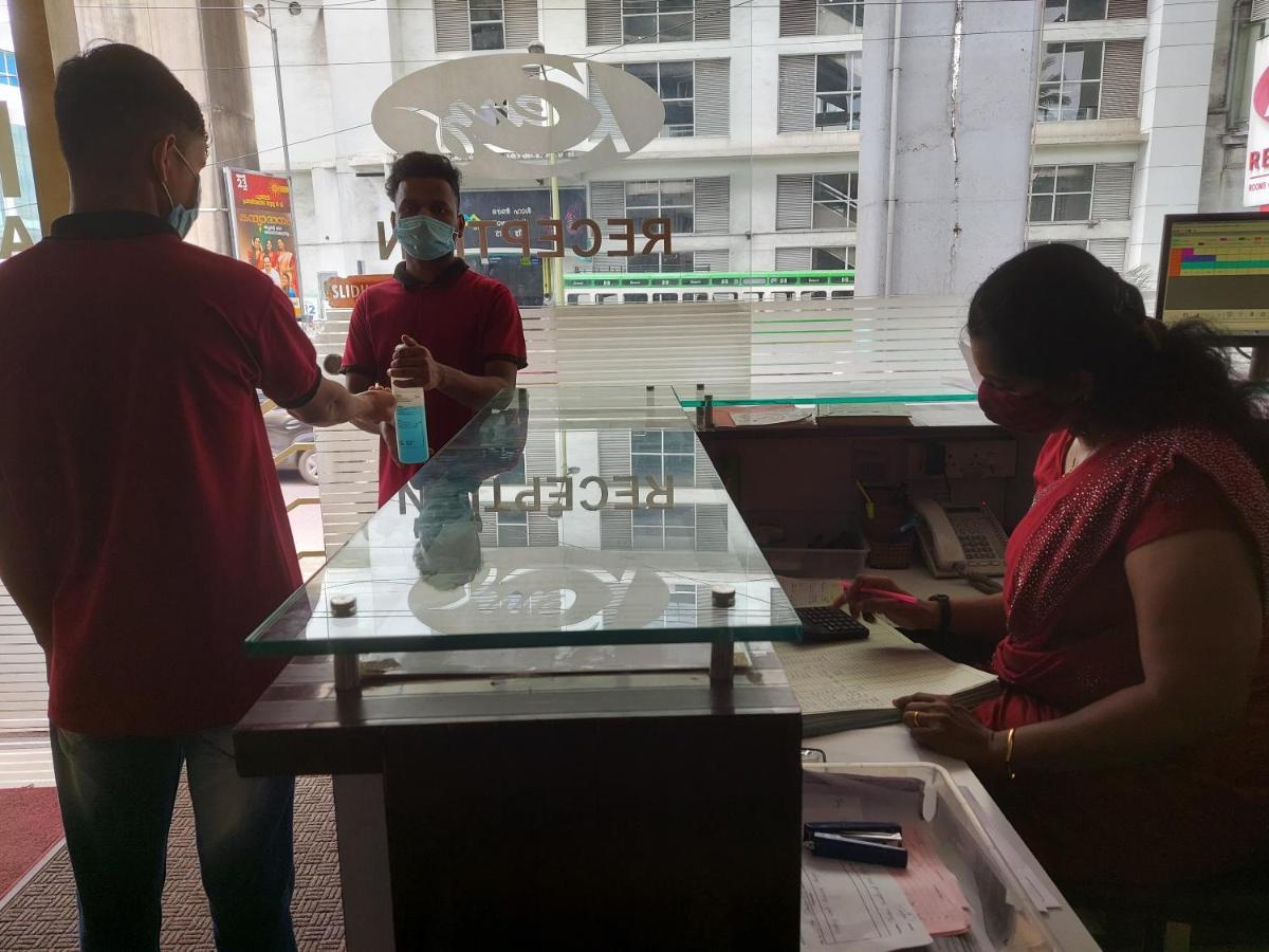 Kenz Residency Hotel Kochi Ngoại thất bức ảnh