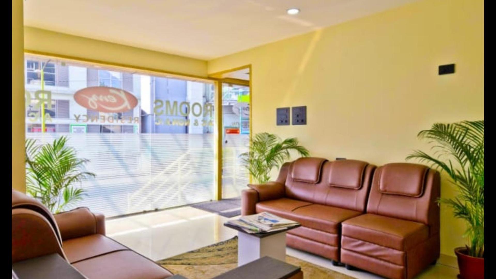 Kenz Residency Hotel Kochi Ngoại thất bức ảnh
