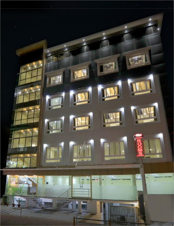 Kenz Residency Hotel Kochi Ngoại thất bức ảnh